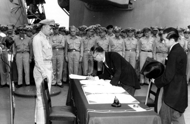  Japanese foreign minister signs document on behalf of the Japanese Empire 