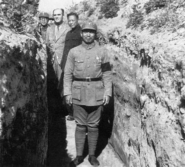  At the Tungkwan front 