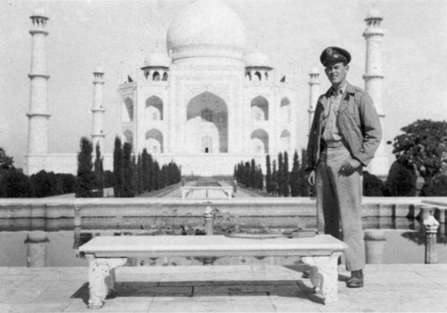  Philip Johnson - Images of India 