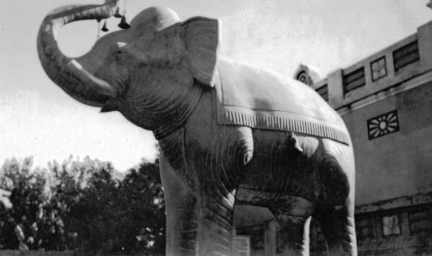  Philip Johnson - Images of India 